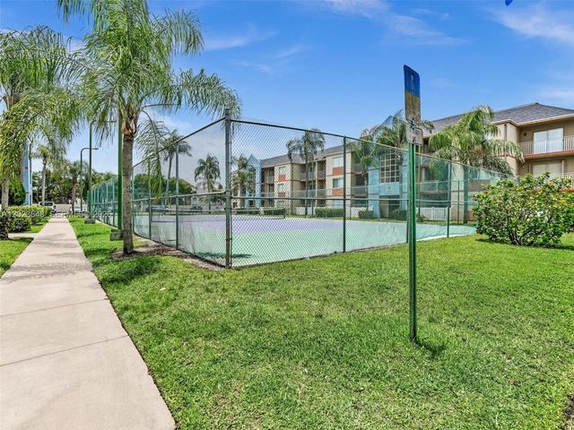 18850 NW 57th Ave 208, Hialeah, FL 33015