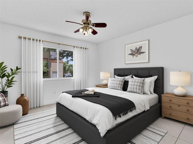 18850 NW 57th Ave 208, Hialeah, FL 33015