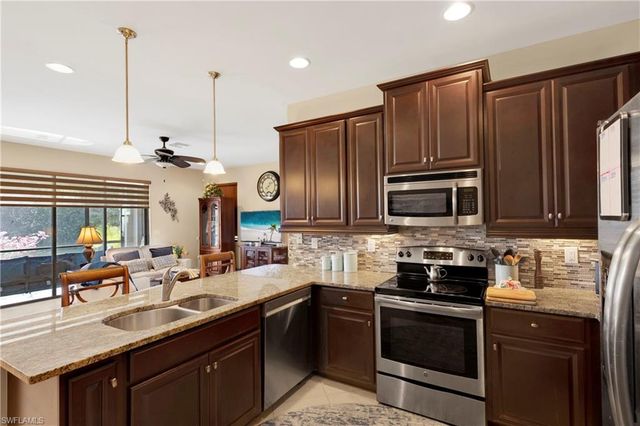 15116 Summit Place CIR 213, Naples, FL 34119