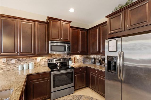 15116 Summit Place CIR 213, Naples, FL 34119