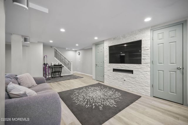 34 Sandalwood Drive, East Brunswick, NJ 08816