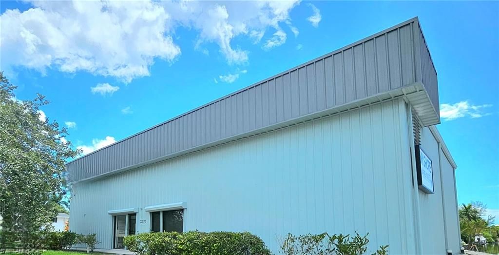 3270 Bayshore DR, NAPLES, FL 34112 — exterior