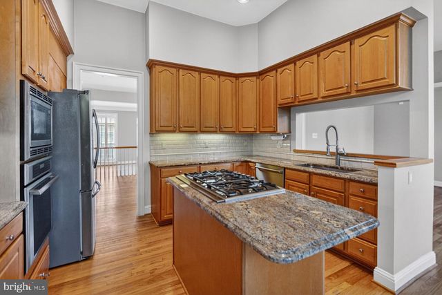 7907 TURNCREST DR, Potomac, MD 20854