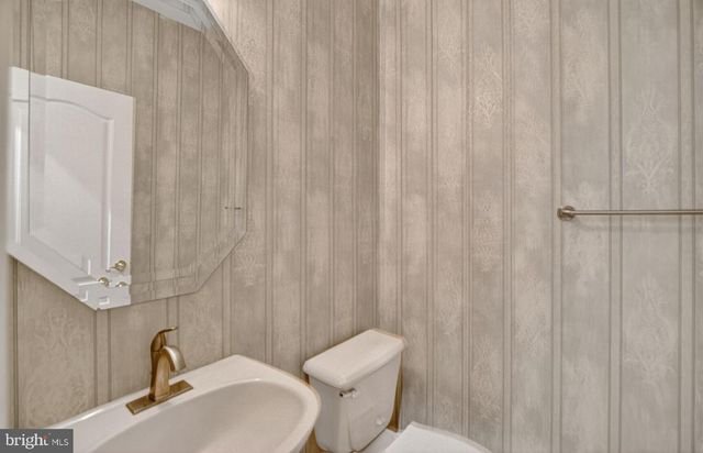 7907 TURNCREST DR, Potomac, MD 20854