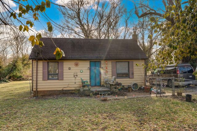 2038 N Douglas Avenue, Springfield, MO 65803
