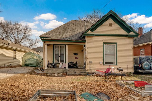2038 N Douglas Avenue, Springfield, MO 65803