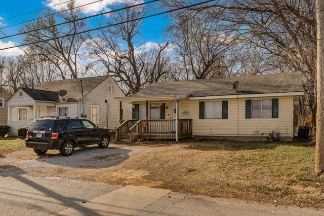 2038 N Douglas Avenue, Springfield, MO 65803