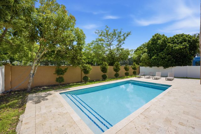 16918 SW 16th Street, Pembroke Pines, FL 33027