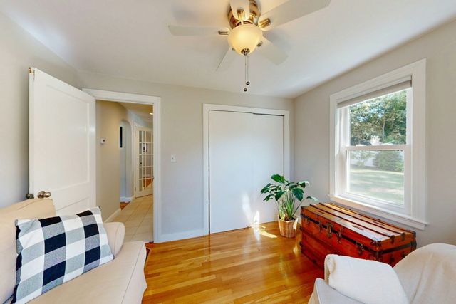 3 Remsen Ave, Medfield, MA 02052