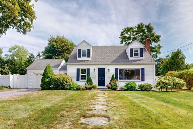 3 Remsen Ave, Medfield, MA 02052