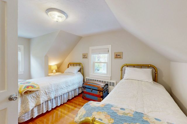 3 Remsen Ave, Medfield, MA 02052