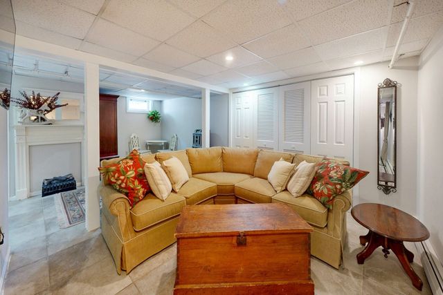 3 Remsen Ave, Medfield, MA 02052