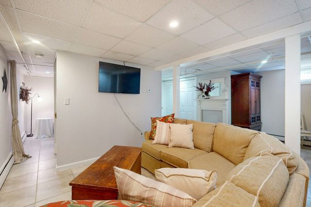 3 Remsen Ave, Medfield, MA 02052