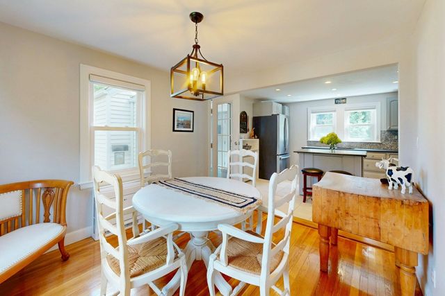 3 Remsen Ave, Medfield, MA 02052
