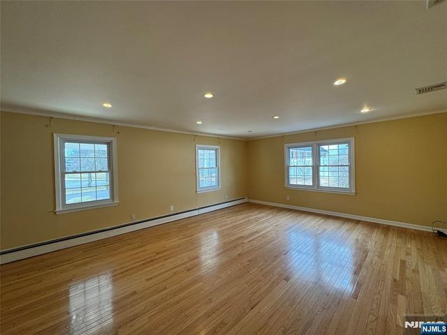 193 Midland Avenue 1st fl, Paramus, NJ 07652