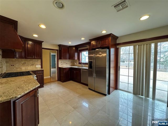 193 Midland Avenue 1st fl, Paramus, NJ 07652