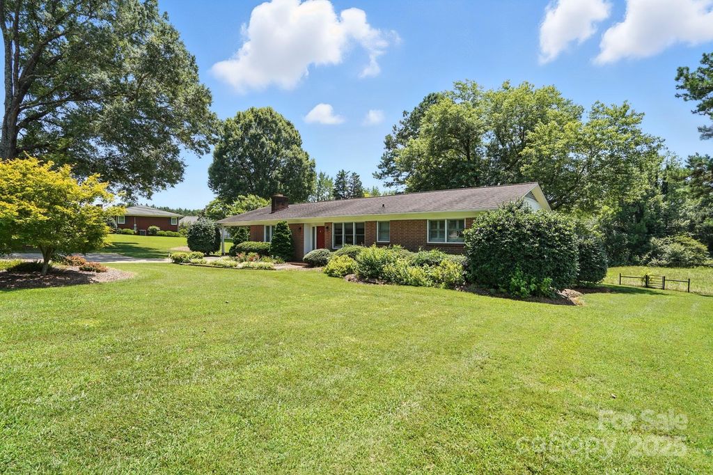 3427 N Nc 16 Highway, Denver, NC 28037