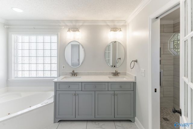 4907 Bridgehampton Road SE, Owens Cross Roads, AL 35763
