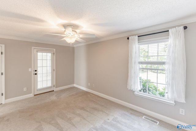 4907 Bridgehampton Road SE, Owens Cross Roads, AL 35763