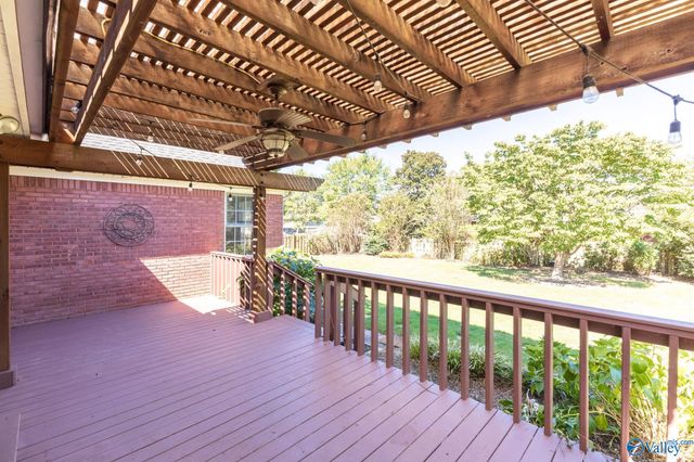 4907 Bridgehampton Road SE, Owens Cross Roads, AL 35763