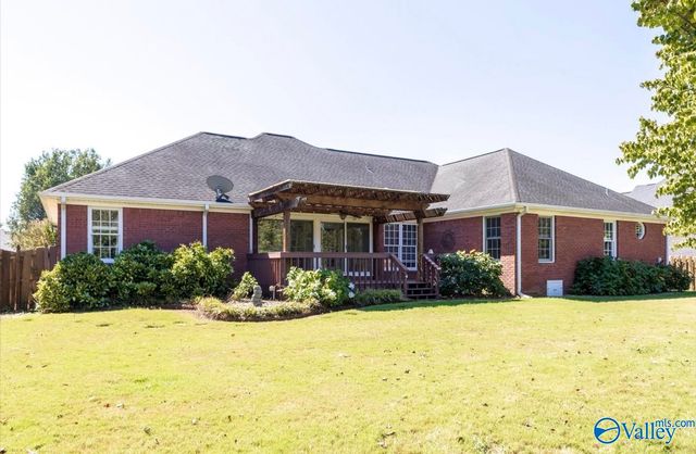 4907 Bridgehampton Road SE, Owens Cross Roads, AL 35763
