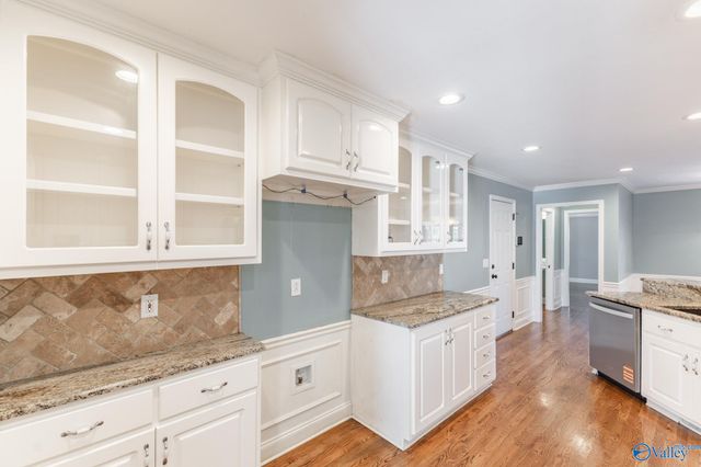 4907 Bridgehampton Road SE, Owens Cross Roads, AL 35763