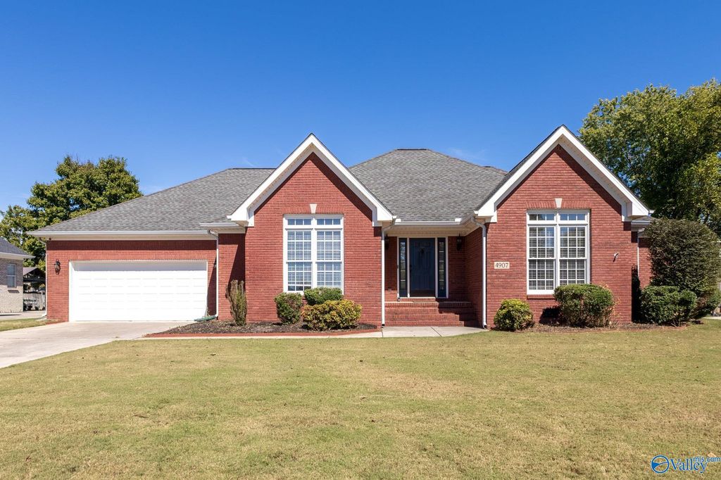 4907 Bridgehampton Road SE, Owens Cross Roads, AL 35763