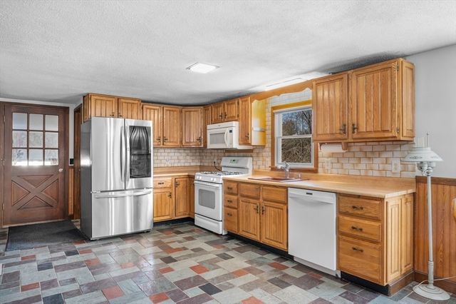 155 Dayton St, Danvers, MA 01923