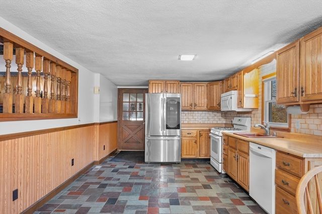 155 Dayton St, Danvers, MA 01923