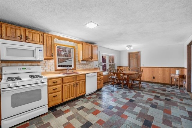 155 Dayton St, Danvers, MA 01923