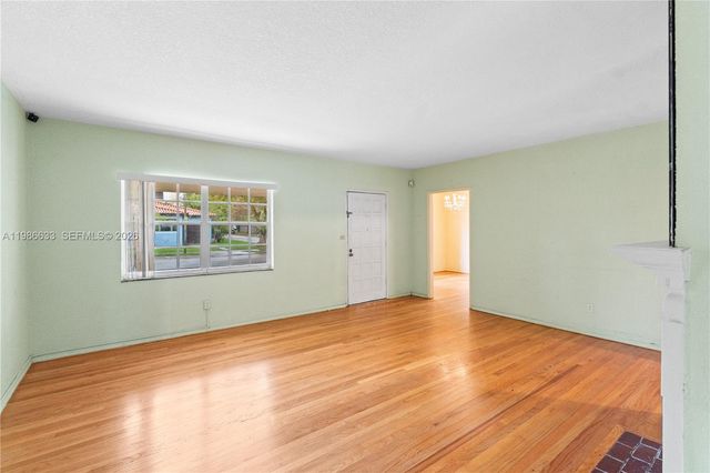 1941 SW 18th St, Miami, FL 33145