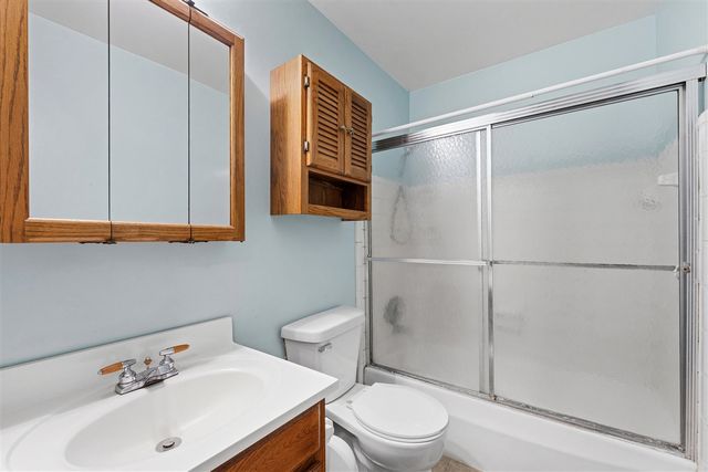 1686 Sherwood Avenue, Dorr, MI 49323
