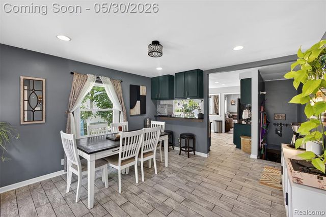 3570 Brookdale Lane, Waterford, MI 48328