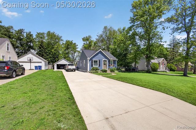 3570 Brookdale Lane, Waterford, MI 48328