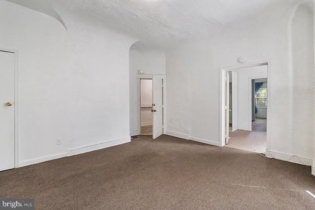 2218 ROSLYN, Baltimore, MD 21216