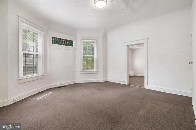 2218 ROSLYN, Baltimore, MD 21216