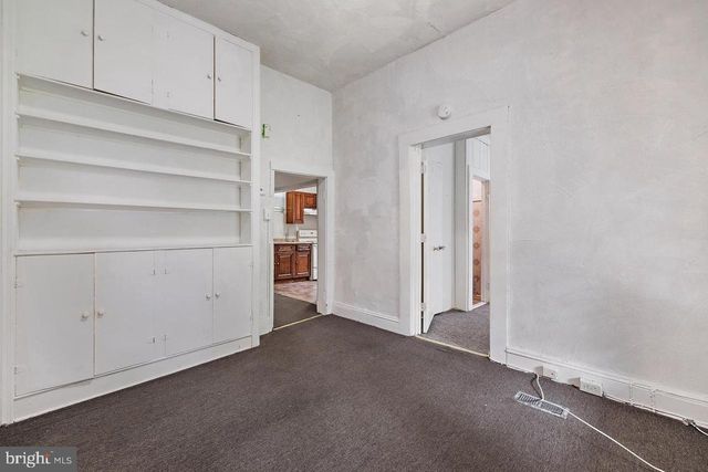 2218 ROSLYN, Baltimore, MD 21216