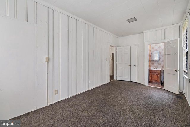 2218 ROSLYN, Baltimore, MD 21216