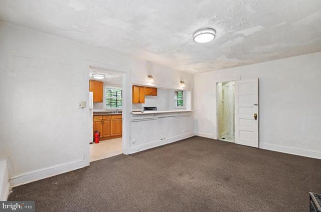2218 ROSLYN, Baltimore, MD 21216