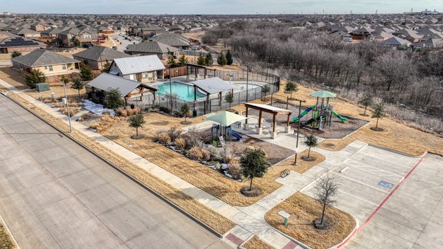 9224 Red Brush Trail, Fort Worth, TX 76131