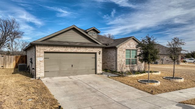 9224 Red Brush Trail, Fort Worth, TX 76131