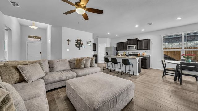 9224 Red Brush Trail, Fort Worth, TX 76131