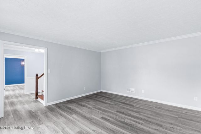 1107 Bruce Wood Ct, Louisville, KY 40245