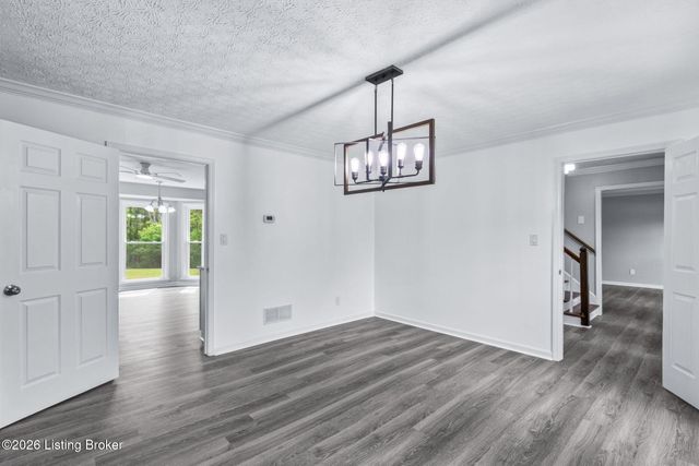 1107 Bruce Wood Ct, Louisville, KY 40245