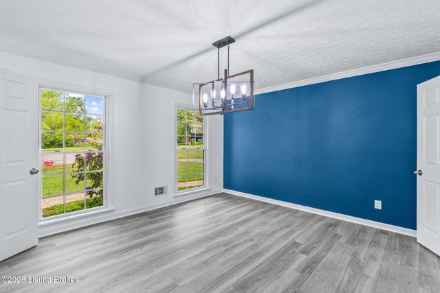 1107 Bruce Wood Ct, Louisville, KY 40245