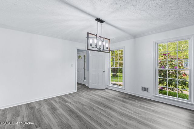 1107 Bruce Wood Ct, Louisville, KY 40245