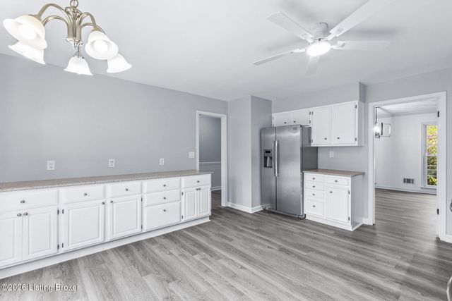 1107 Bruce Wood Ct, Louisville, KY 40245