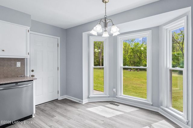 1107 Bruce Wood Ct, Louisville, KY 40245