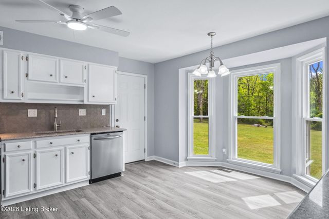 1107 Bruce Wood Ct, Louisville, KY 40245