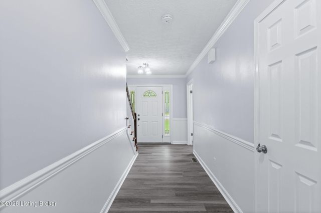 1107 Bruce Wood Ct, Louisville, KY 40245